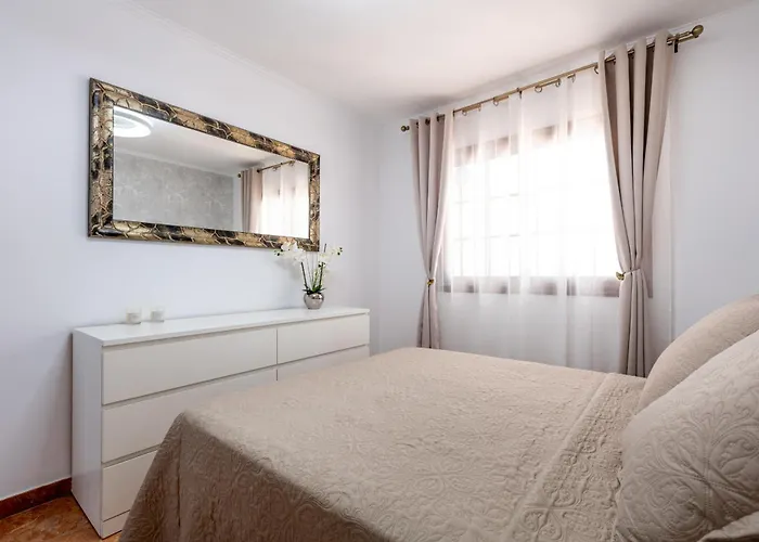 Oasis San Eugenio By Altamar Homes 아데제