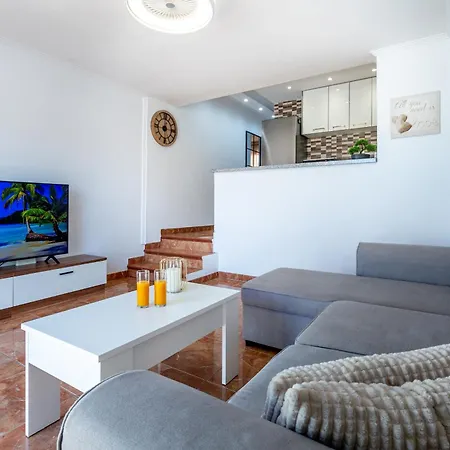 Oasis San Eugenio By Altamar Homes شقة أذيخي