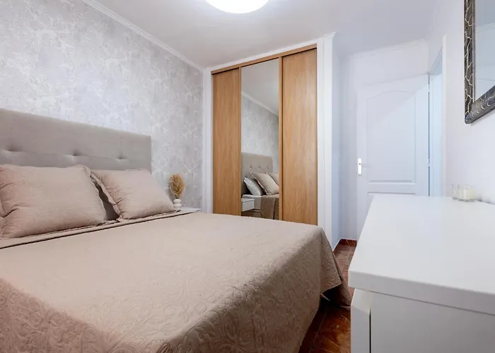 Oasis San Eugenio By Altamar Homes 阿德耶